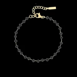 Goudkleurige armband met zwarte kraaltjes