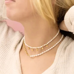 Goudkleurige ketting met parels