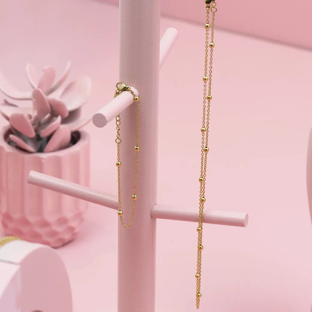 Goudkleurige ketting met bolletjes
