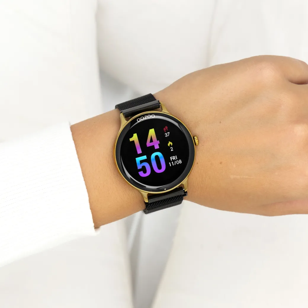Goudkleurige OOZOO smartwatch met zwarte metalen mesh armband - Q00137