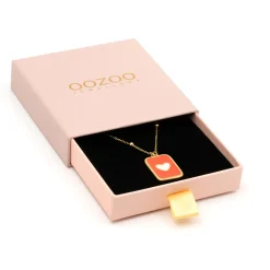 Goudkleurig/rode ketting met een hart plaatje