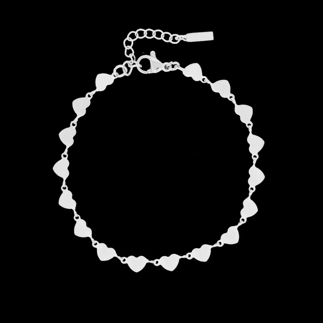 Zilverkleurige armband met hartjes