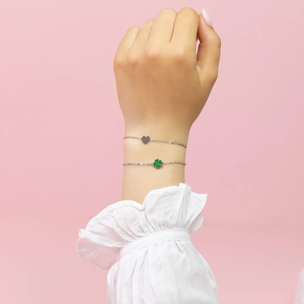 Zilverkleurige armband met een hart