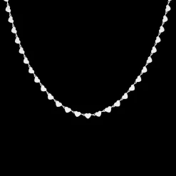 Zilverkleurige ketting met hartjes