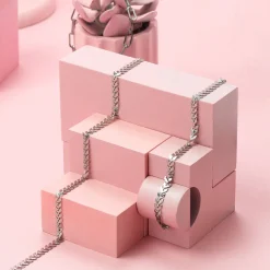 Zilverkleurige ketting met V-schakel