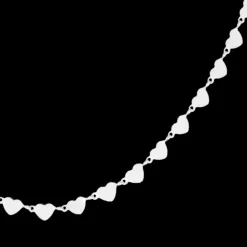 Zilverkleurige ketting met hartjes