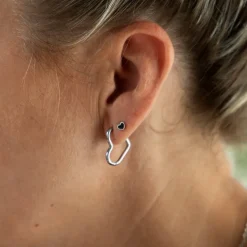 Zilverkleurige oorbellen met hart